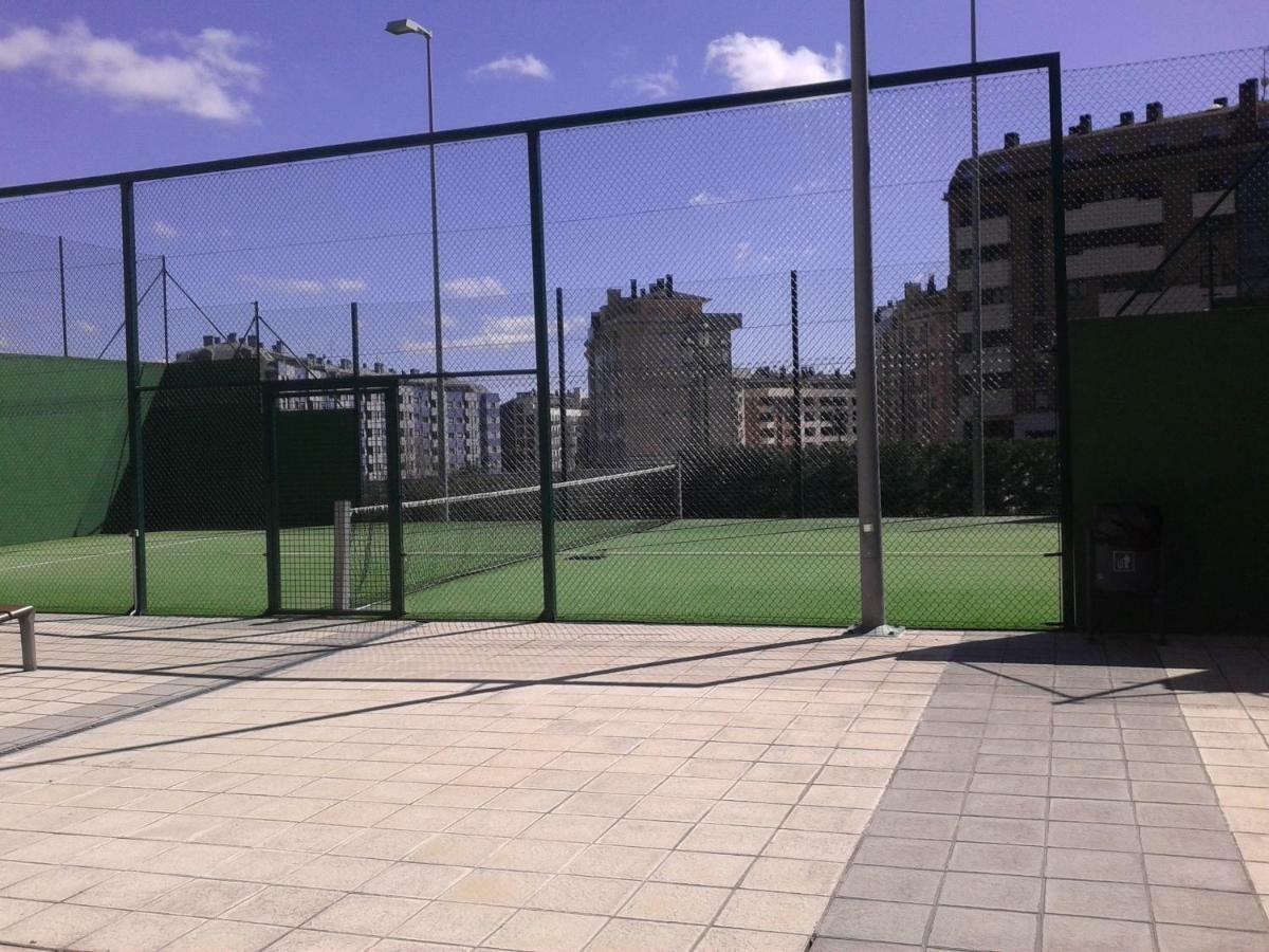 Appartamento Torre De La Fuente Aprtovistas Piscina Parking Oviedo Esterno foto